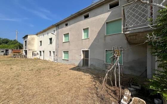 <Casale Residenziali in vendita